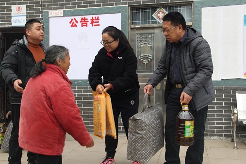 走访群众照片图片